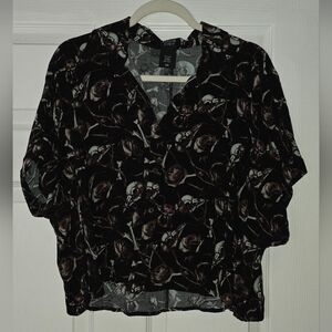Cosmic Aura (Hot Topic) Bird Skull & Roses Crop Button Down Size S